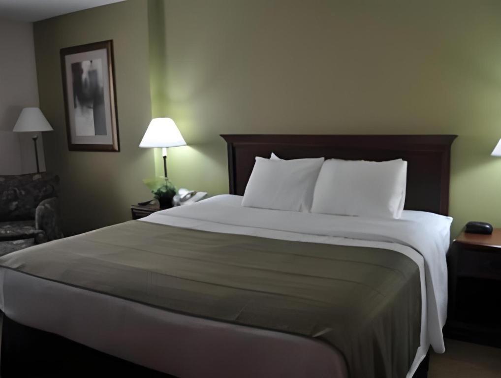 Garden Plaza Hotel Saddle Brook Eksteriør bilde