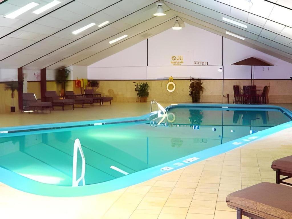 Garden Plaza Hotel Saddle Brook Eksteriør bilde