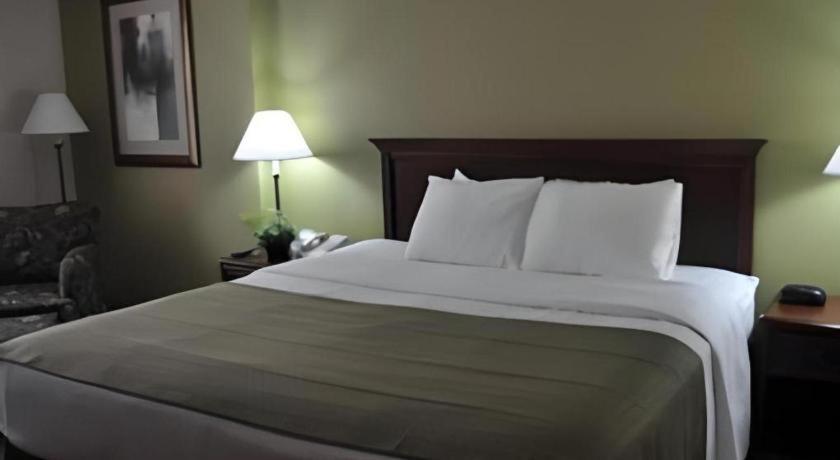 Garden Plaza Hotel Saddle Brook Eksteriør bilde