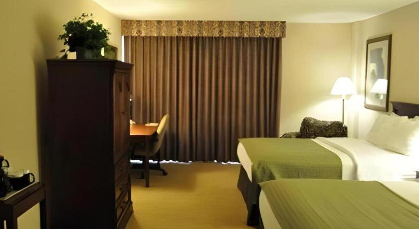 Garden Plaza Hotel Saddle Brook Eksteriør bilde
