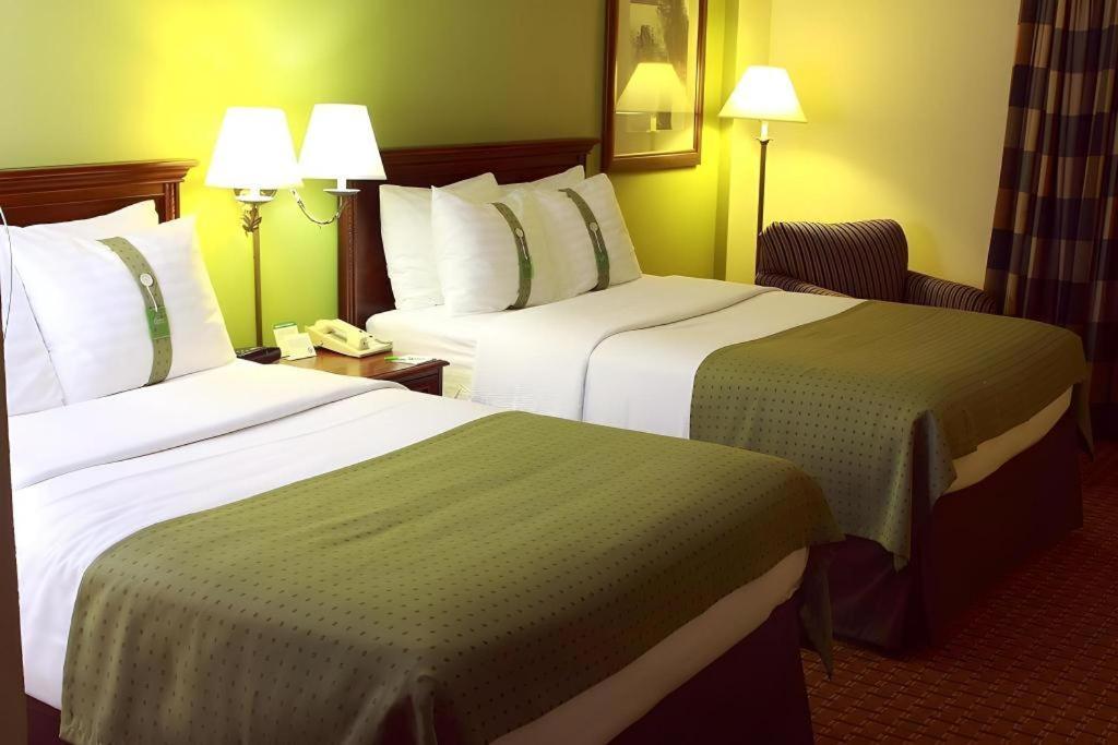 Garden Plaza Hotel Saddle Brook Eksteriør bilde
