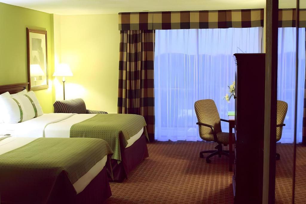 Garden Plaza Hotel Saddle Brook Eksteriør bilde