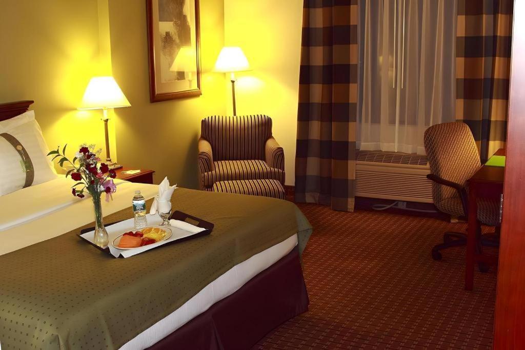 Garden Plaza Hotel Saddle Brook Eksteriør bilde