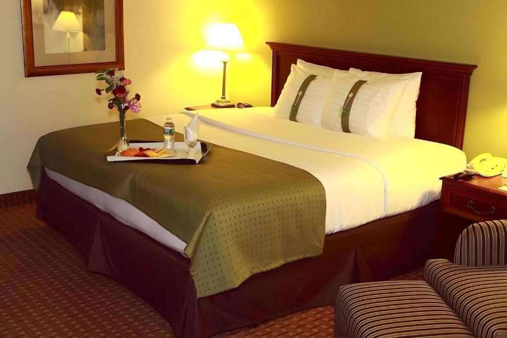 Garden Plaza Hotel Saddle Brook Eksteriør bilde