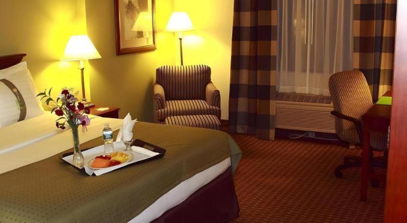 Garden Plaza Hotel Saddle Brook Eksteriør bilde